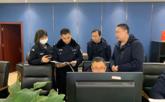 都市城际公交:红谷滩交警大队检查组指导监控中心春运前期安全管理准备工作