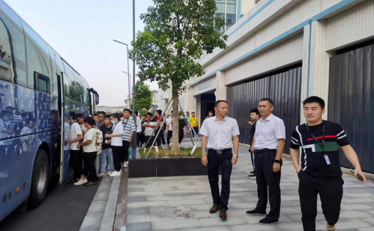 吉安长运:创新经营模式 做强通勤业务