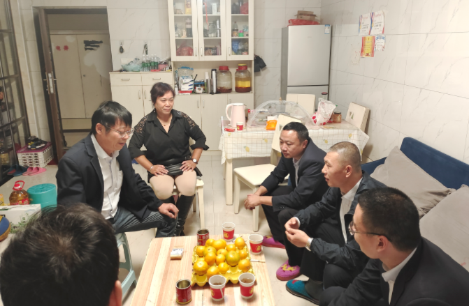 都市城际公交:“谈”出安全 “访”出温情 开展驾驶员谈心家访活动