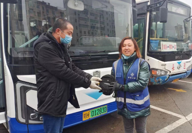 景德镇长运:女子心急找失物 驾驶员闻讯秒回复