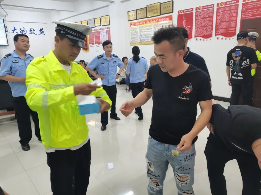 上饶汽运:铅山公司开展驾驶员“毒品”尿检专项行动