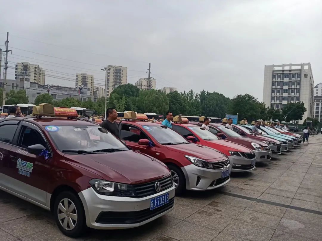 黄山长运:爱心送考 助力学子圆梦