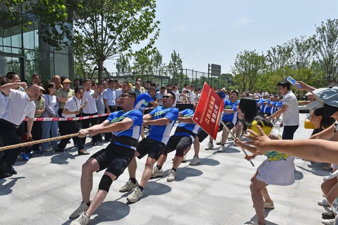 江西长运参加南昌交投集团拔河比赛首战告捷 刘磊到场助威、占梁带队