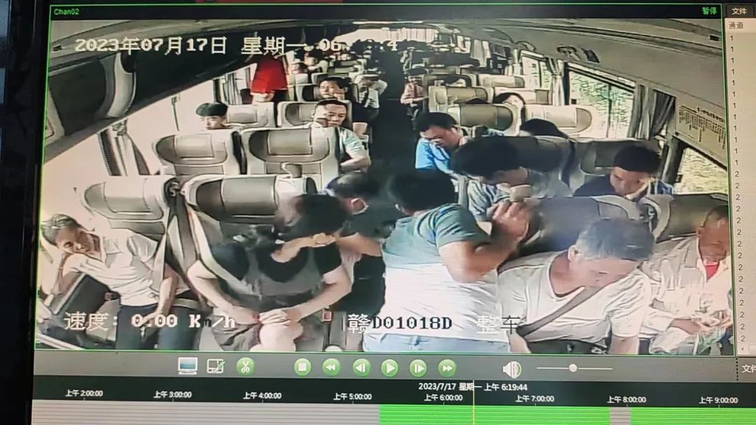 吉安公司:感动 发生在吉安至安福的公交车厢里