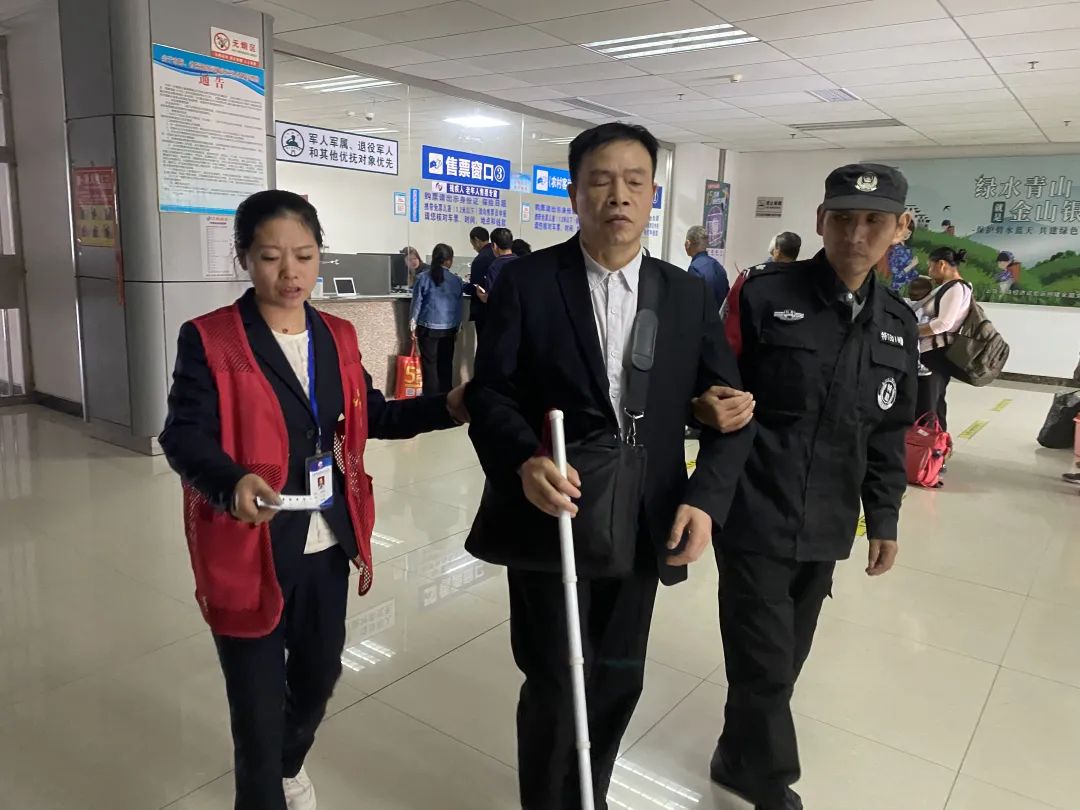 上饶汽运:倾听服务的好声音