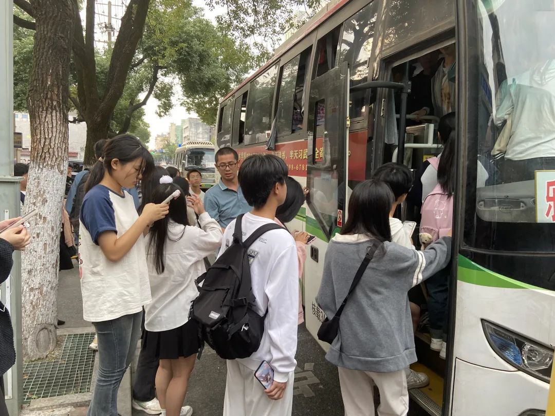 景德镇长运:多点联动 做好周末学生返校运输工作