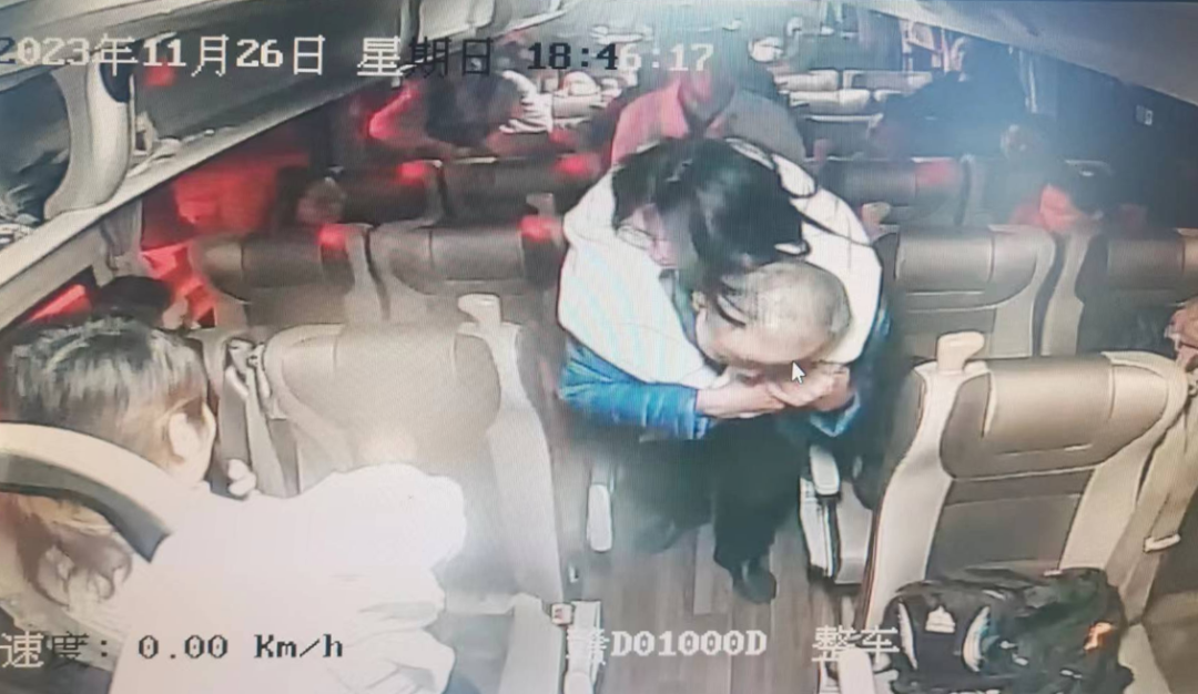 吉安公司:乘客突发疾病 公交驾驶员紧急送医