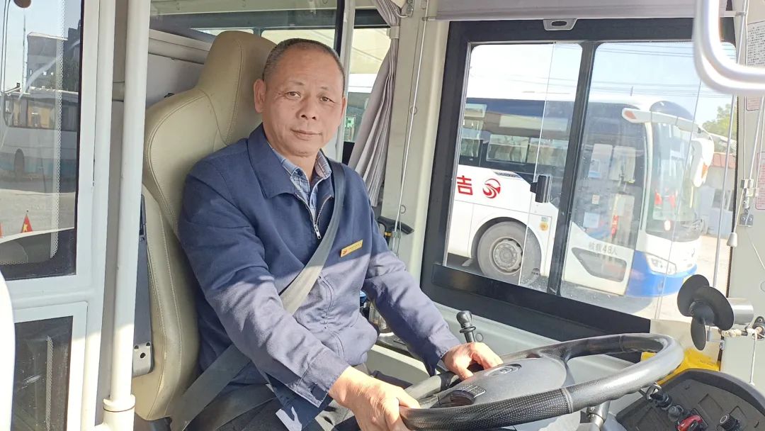 吉安公司:乘客突发疾病 公交驾驶员紧急送医