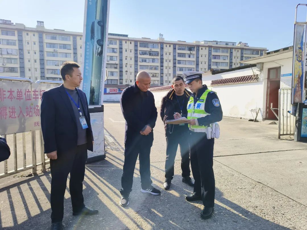 抚州长运:市交警一大队到抚州客运总站开展安全带使用专项检查