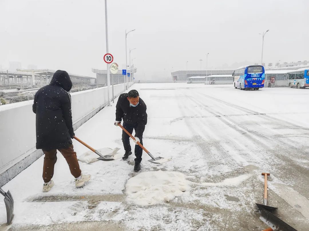 马鞍山长客:大雪寒潮 温暖护航