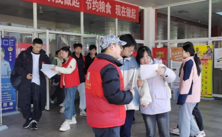黄山长运:全面推广校园直通车服务