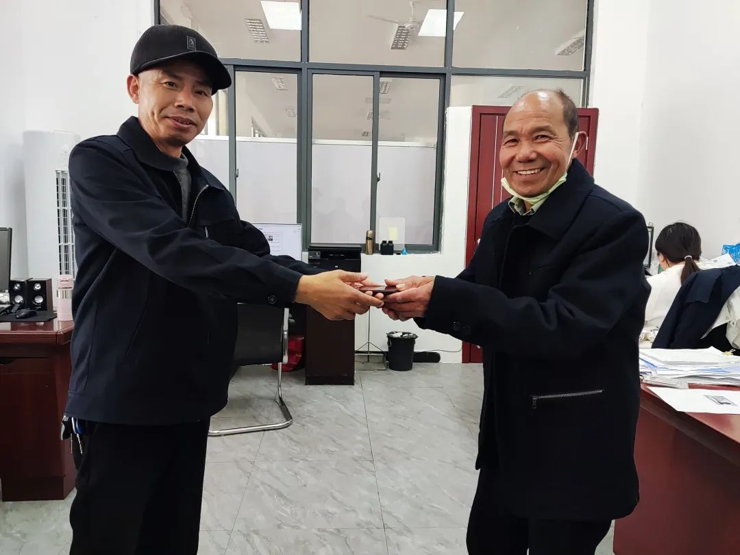 吉安公司:遗失手机被找回 老汉脸上笑开颜
