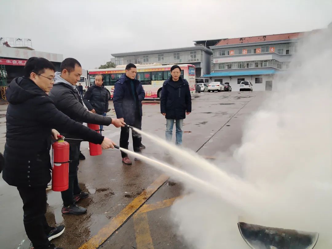 新余公交:召开消防安全及安全普法警示会