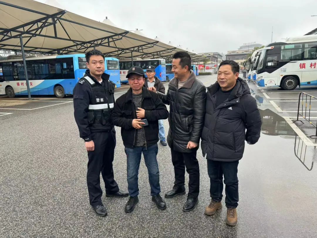 上饶汽运:善行之举 陡峭春寒里的温暖