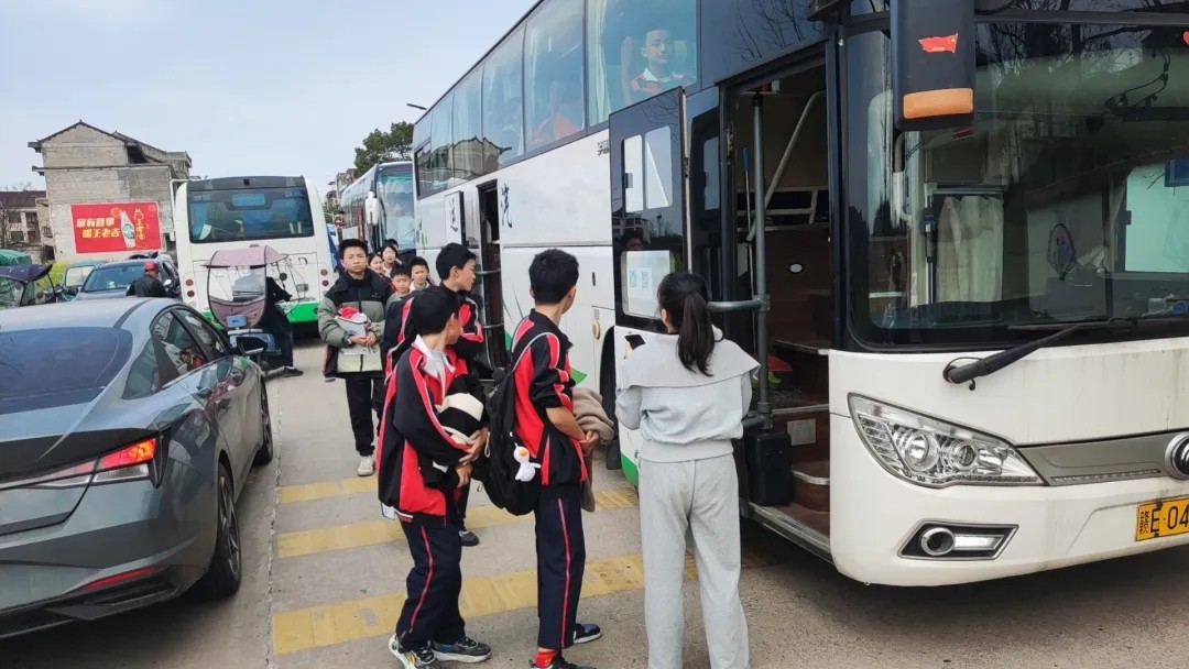 上饶汽运:开设“高考体检定制专线” 为学子保驾护航