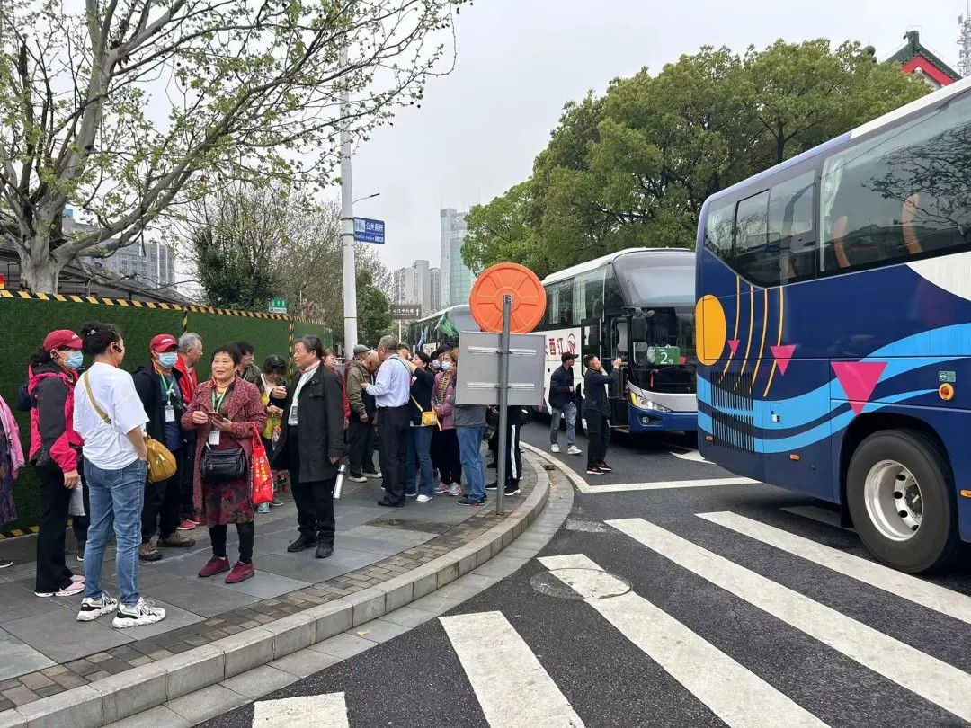 都市城际公交:承接长期旅游用车业务