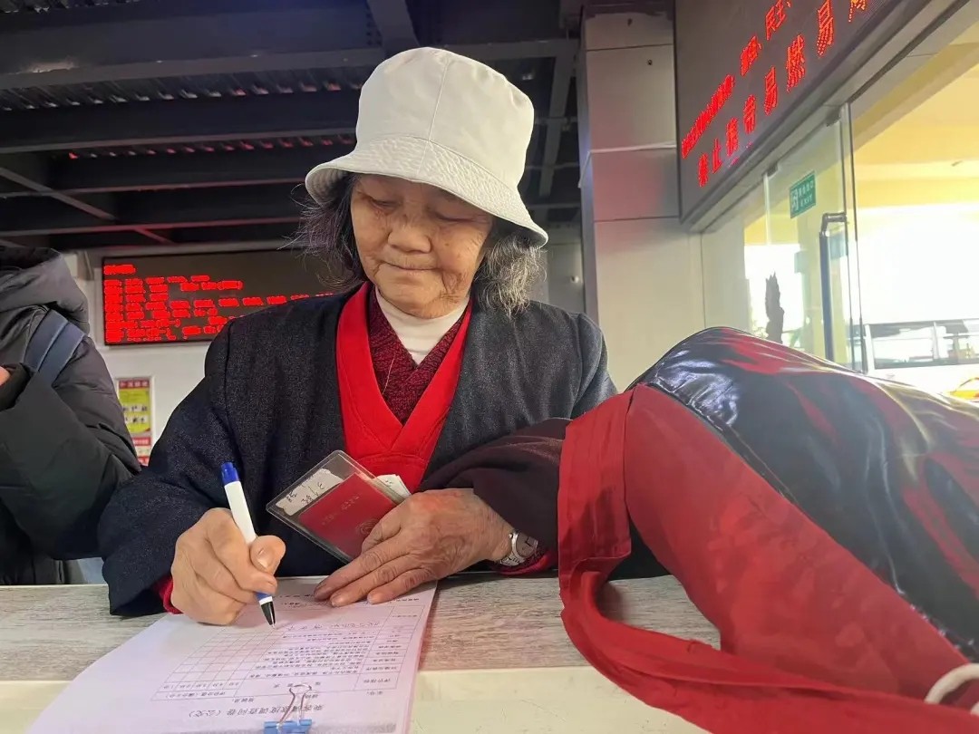 九江长运:拾金不昧显高风 物归原主暖人心