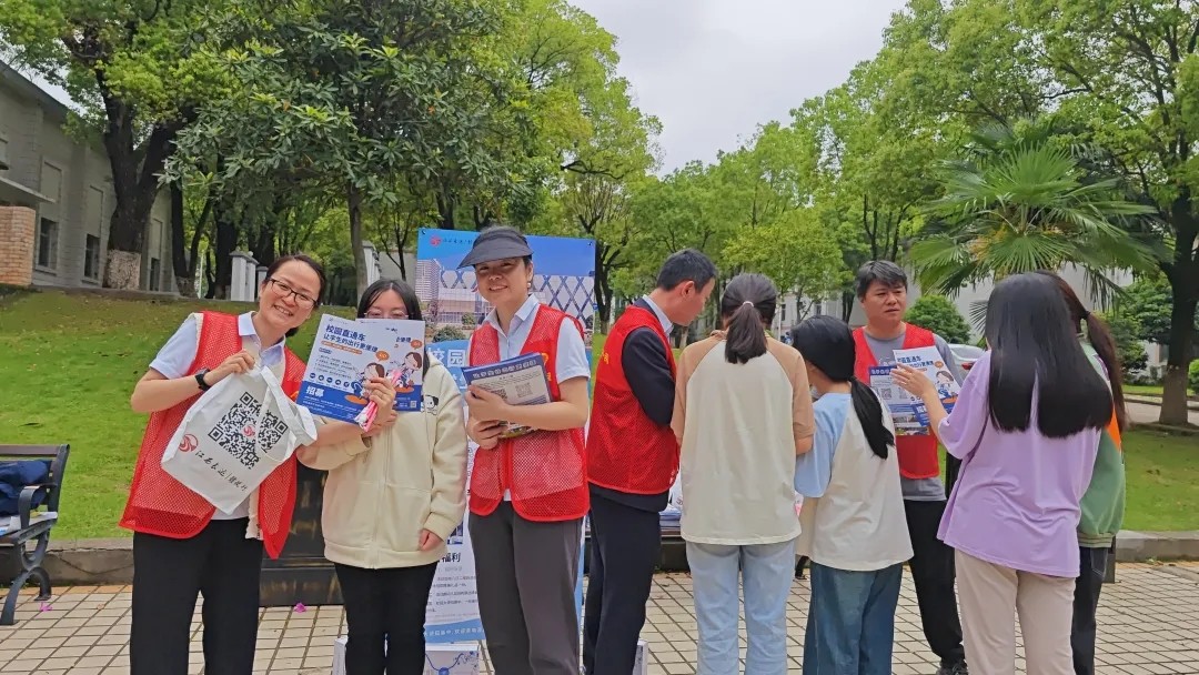 都市城际公交:“五一”校园直通车地推活动正式启动