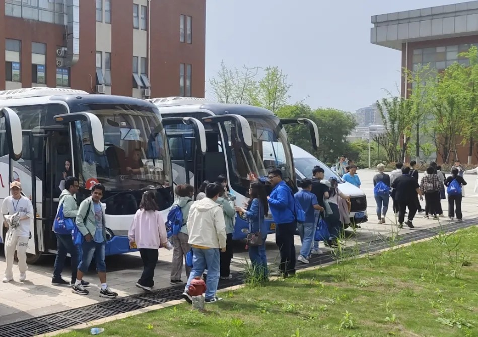 九江长运:旅游分公司圆满完成全球青少年模拟世界遗产大会运输保障工作