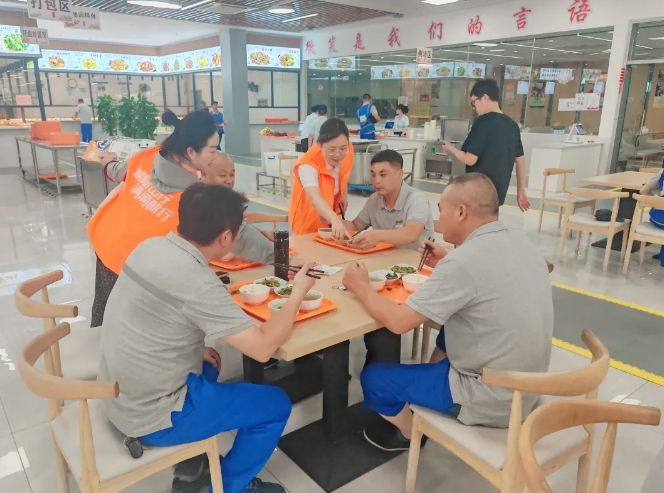 上饶汽运:站点巴士地推活动走进上饶晶科