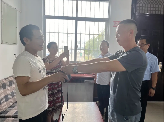 抚州长运:主动找寻失主 养老金“回家了”