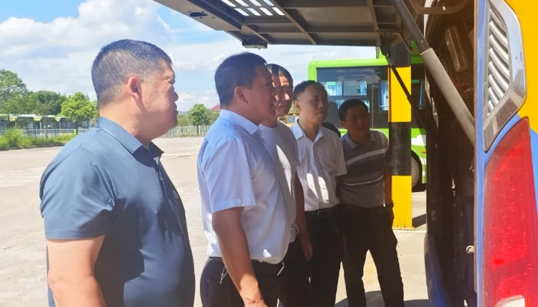 鹰潭长运:开展高温天气安全专项检查