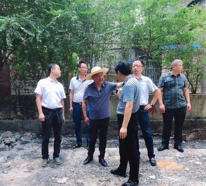 长运物业:督导雨污分流 调研长运充电站