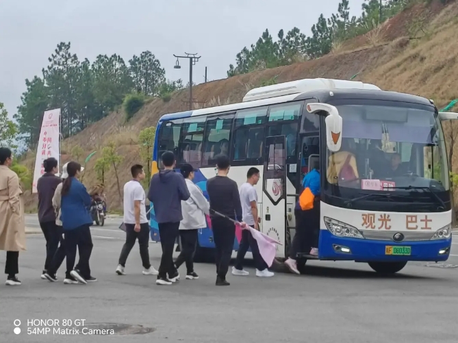 抚州长运:圆满完成“和美村寨 民族团结跑”运输保障任务
