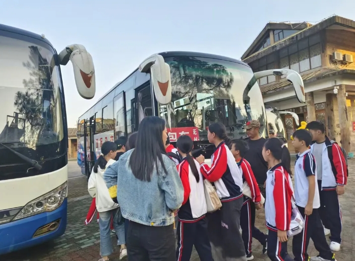 抚州长运:崇仁分公司圆满完成秋季研学游运输任务