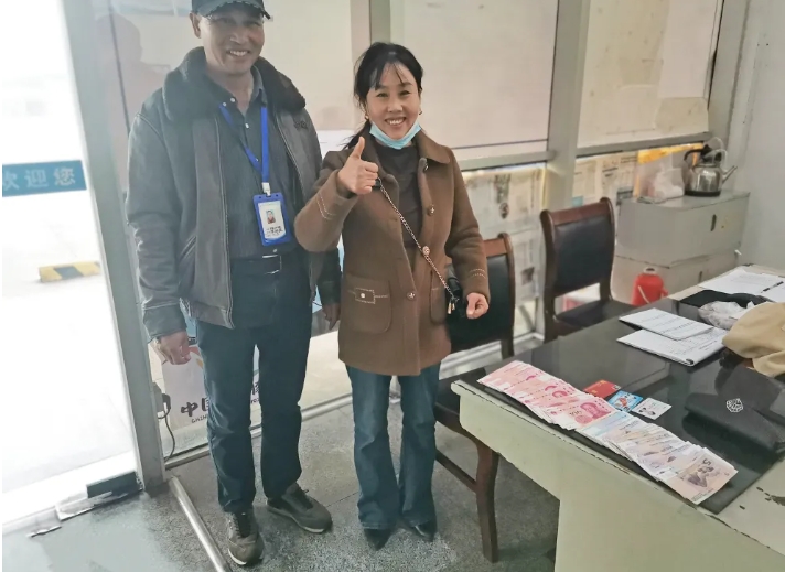 九江长运 :拾金不昧暖人心 城际公交传美德