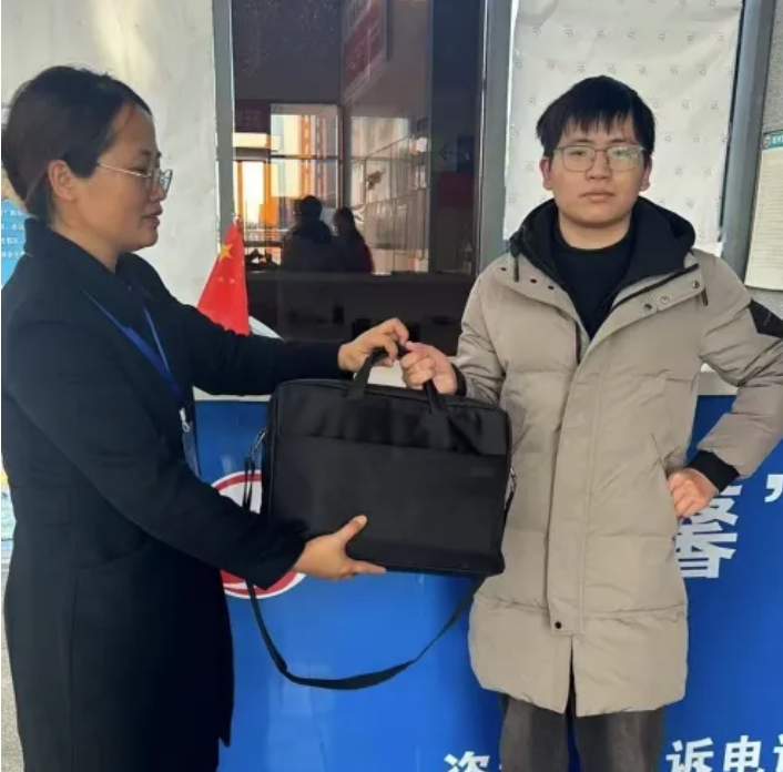 抚州长运:好样的!助人为乐的你们!