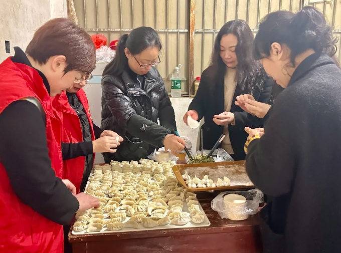抚州长运:携手社区共建 开展女职工活动
